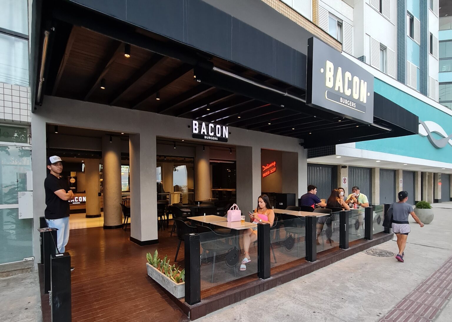 Bacon Burgers desembarca en Camboriú