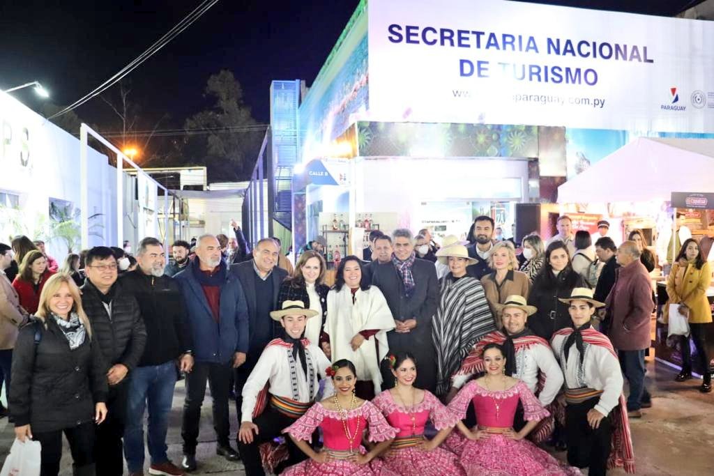 Senatur celebró la «Noche del Turismo» en la Expo, con renovada oferta turística
