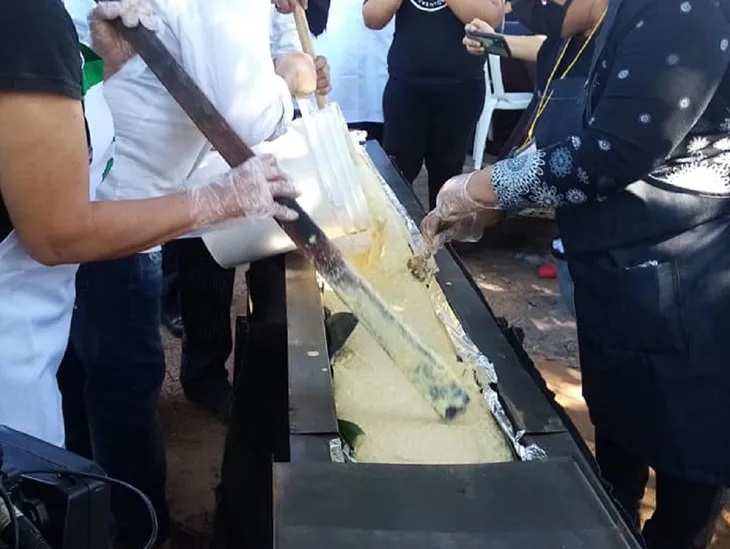 Ahora llega al microcentro elaboración de la sopa más larga